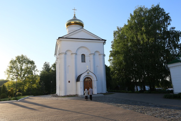1-Утро в монастыре